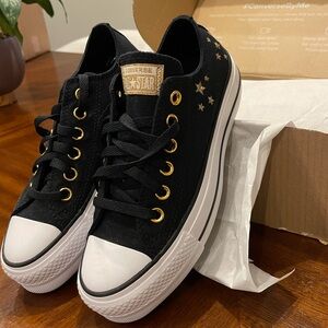 NWT Custom Embroidered Converse 6.5